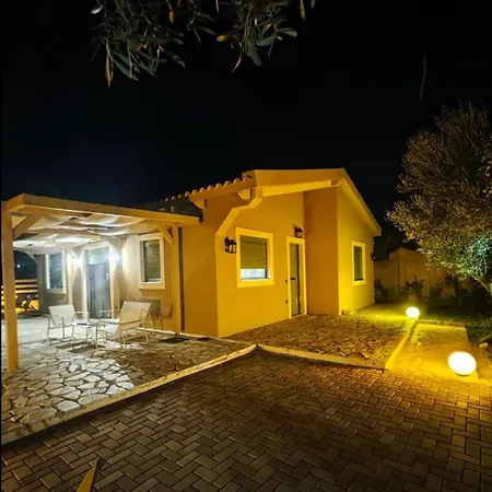 Mareta - Romantic & Peaceful Couple's Retreat Villa